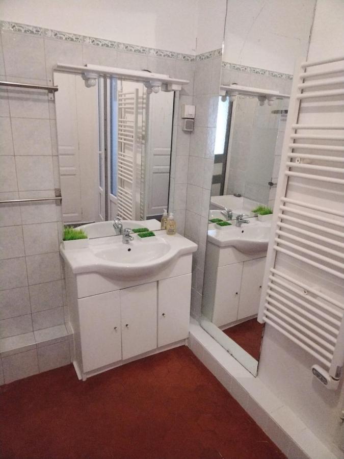 Quartier Des Createurs "La Plaine Cours Julien" Chambre Privee Dans Appartement Menage Frequent Des Parties Commune Marsilia Exterior foto