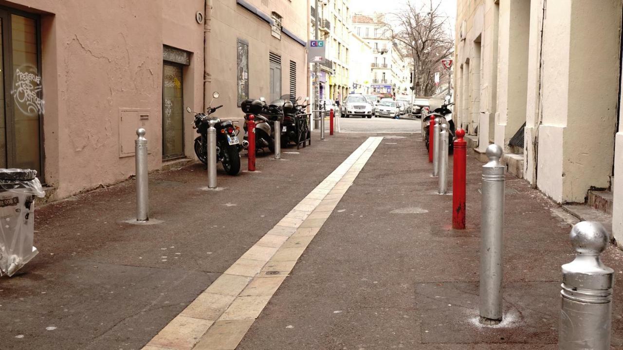 Quartier Des Createurs "La Plaine Cours Julien" Chambre Privee Dans Appartement Menage Frequent Des Parties Commune Marsilia Exterior foto
